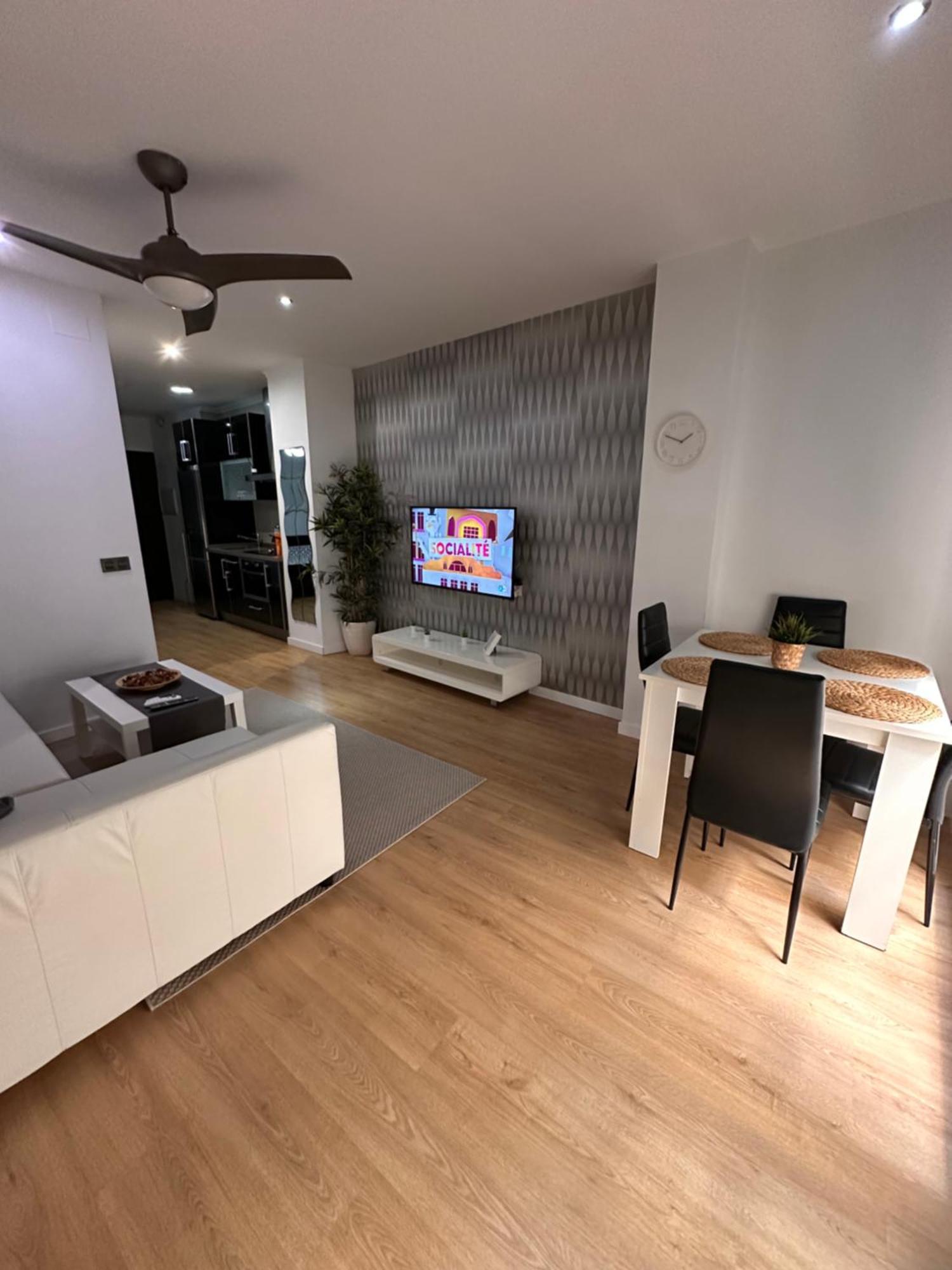 Carreteria Deluxe Apartment Malaga Luaran gambar