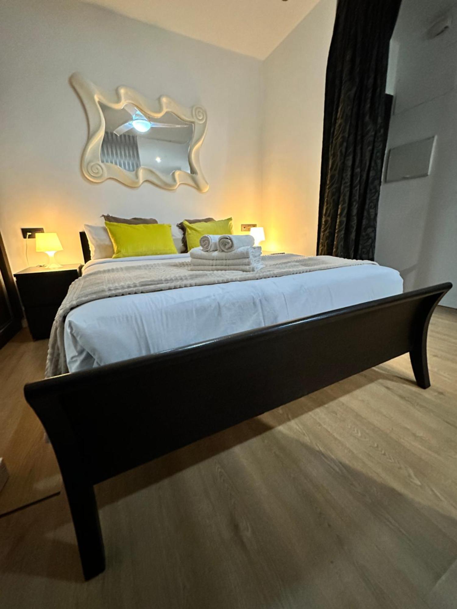 Carreteria Deluxe Apartment Malaga Luaran gambar